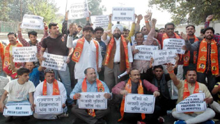 Shiv Sainiks during a protest at Jammu on Friday. Shiv Sainiks during a protest at Jammu on Friday.