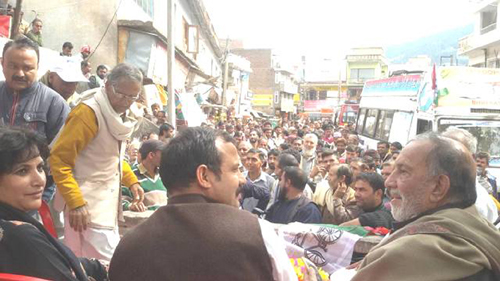NPP leaders Prof Bhim Singh and B S Mankotia (Ex-MLA) at public rally in Chenani on Wednesday. NPP leaders Prof Bhim Singh and B S Mankotia (Ex-MLA) at public rally in Chenani on Wednesday.
