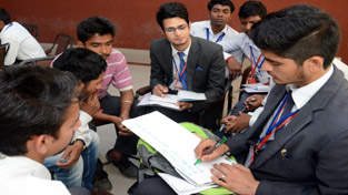 Participants during workshop. Participants during workshop.