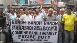 Jewellers raising slogans during protest rally at Jammu on Thursday. Jewellers raising slogans during protest rally at Jammu on Thursday.