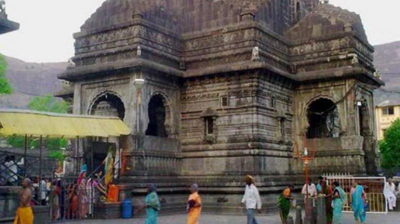 Now, men too can't enter core area in Trimbakeshwar Now, men too can't enter core area in Trimbakeshwar