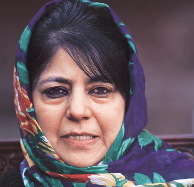 Mehbooba stresses on better work environment in Secretariat Mehbooba stresses on better work environment in Secretariat