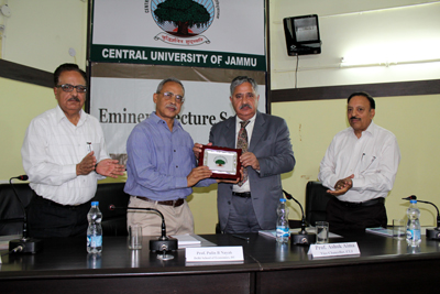 Prof Ashok Aima presenting memento to Prof Pulin B Nayak during lecture at CUJ. Prof Ashok Aima presenting memento to Prof Pulin B Nayak during lecture at CUJ.