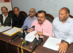 Vikram Randhawa interacting with media persons at Jammu on Saturday. -Excelsior/Rakesh Vikram Randhawa interacting with media persons at Jammu on Saturday. -Excelsior/Rakesh