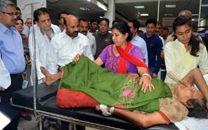 Minister for Health, Bali Bhagat during visit to emergency wards of GMC Jammu on Saturday. Minister for Health, Bali Bhagat during visit to emergency wards of GMC Jammu on Saturday.