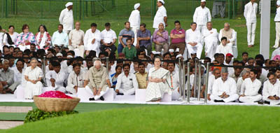 Vice President M Hamid Ansari, Congress President Sonia Gandhi attending a prayer meeting after paying tribute to former Prime Minister Pandit Jawaharlal Nehru on his 52nd death anniversary, at Shanti Van, in New Delhi on Friday. (UNI) Vice President M Hamid Ansari, Congress President Sonia Gandhi attending a prayer meeting after paying tribute to former Prime Minister Pandit Jawaharlal Nehru on his 52nd death anniversary, at Shanti Van, in New Delhi on Friday. (UNI)