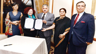 Provost of Melbourne University and CUJ VC displaying copy of MoU in presence of MoS Priya Sethi and Prof Amitabh Mattoo, Advisor to CM at Delhi on Thursday. Provost of Melbourne University and CUJ VC displaying copy of MoU in presence of MoS Priya Sethi and Prof Amitabh Mattoo, Advisor to CM at Delhi on Thursday.