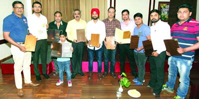 Officials of Greenply Industries Limited showing products during dealers-cum-contractors meet at Jammu. —Excelsior/Rakesh Officials of Greenply Industries Limited showing products during dealers-cum-contractors meet at Jammu. —Excelsior/Rakesh