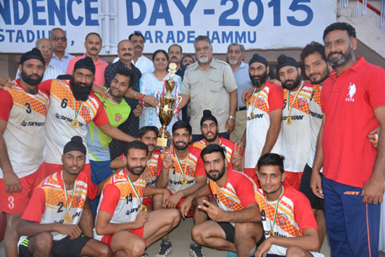 Victorious Punjab team posing for group photograph alongwith Priya Sethi after winning Handball title in Jammu on Saturday. Victorious Punjab team posing for group photograph alongwith Priya Sethi after winning Handball title in Jammu on Saturday.