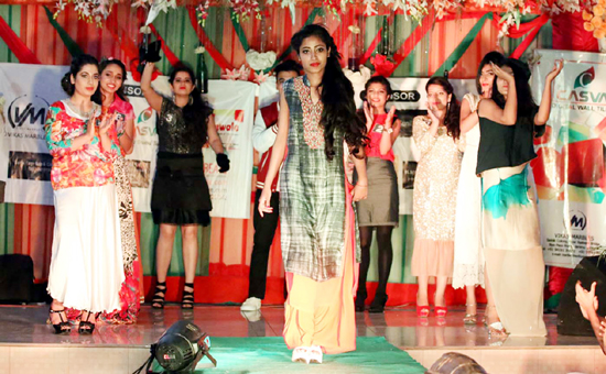 Participants during Talaash-e-Hunnar Season 4 at Jammu. Participants during Talaash-e-Hunnar Season 4 at Jammu.