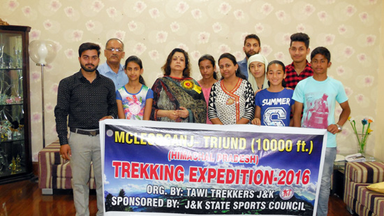Ruby Sharma alongwith team of Tawi Trekkers at Jammu. Ruby Sharma alongwith team of Tawi Trekkers at Jammu.