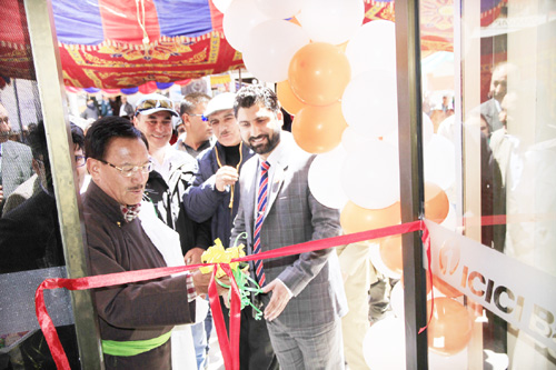Dr Sonam Dawa Lanpo inaugurating ICICI Bank branch at main market, Leh. Dr Sonam Dawa Lanpo inaugurating ICICI Bank branch at main market, Leh.