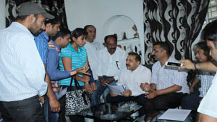 Union Minister in PMO, Dr Jitendra Singh during a public darbar at Gandhi Nagar on Sunday. -Excelsior/ Rakesh Union Minister in PMO, Dr Jitendra Singh during a public darbar at Gandhi Nagar on Sunday. -Excelsior/ Rakesh
