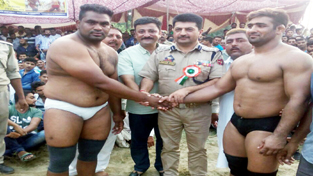 SSP Joginder Singh and Chairman Team Jammu, Zorawar Singh Jamwal inaugurating Jai Baba Shivo Kesari Dangal at Goran, district Samba. SSP Joginder Singh and Chairman Team Jammu, Zorawar Singh Jamwal inaugurating Jai Baba Shivo Kesari Dangal at Goran, district Samba.