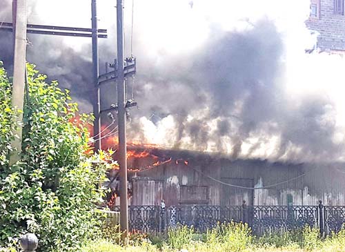 Fire in Old Secretariat Srinagar on Sunday. -Excelsior/Shakeel-ul-Rehman Fire in Old Secretariat Srinagar on Sunday. -Excelsior/Shakeel-ul-Rehman
