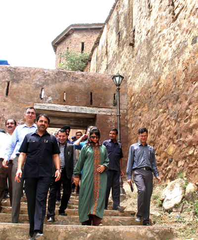 Chief Minister Mehbooba Mufti during her visit to Hari Parbhat fort in Old City of Srinagar. -Excelsior/Shakeel-ur-Rehman Chief Minister Mehbooba Mufti during her visit to Hari Parbhat fort in Old City of Srinagar. -Excelsior/Shakeel-ur-Rehman