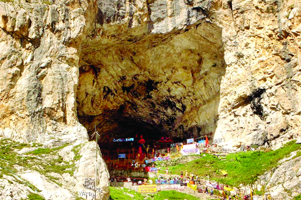 Fresh batch of pilgrims leave for Amarnath Yatra from Jammu