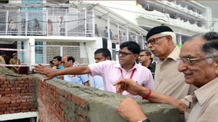Governor N N Vohra reviewing development projects of Shri Mata Vaishno Devi Shrine Board. Governor N N Vohra reviewing development projects of Shri Mata Vaishno Devi Shrine Board.