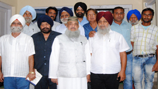 Members of Minority Cell of JKPCC during meeting in Jammu on Sunday. Members of Minority Cell of JKPCC during meeting in Jammu on Sunday.