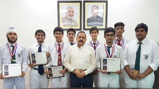 Union Minister Dr Jitendra Singh with the team of Indian students selected for NASA, USA Union Minister Dr Jitendra Singh with the team of Indian students selected for NASA, USA