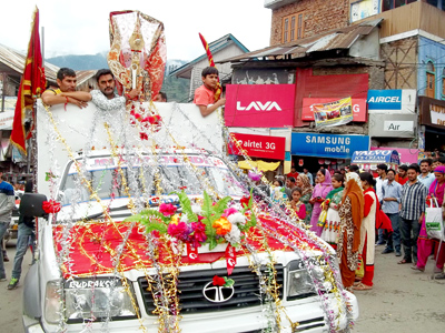 Devotees during Trishul Bhaint Yatra at Bhaderwah. —Excelsior/Tilak Raj Devotees during Trishul Bhaint Yatra at Bhaderwah. —Excelsior/Tilak Raj