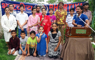 Artists of BLSKS presenting musical play. Artists of BLSKS presenting musical play.