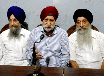 Senior Sikh leader, JS Mangal addressing press conference in Jammu on Saturday. Senior Sikh leader, JS Mangal addressing press conference in Jammu on Saturday.