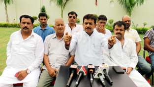 Former MLA Yashpal Kundal talking to reporters at Samba on Tuesday. -Excelsior/ Gautam Former MLA Yashpal Kundal talking to reporters at Samba on Tuesday. -Excelsior/ Gautam