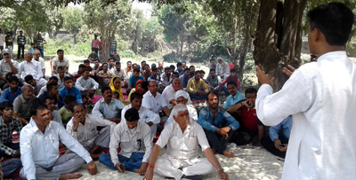 Arun Sharma addressing Congress workers during monthly meeting at Vijaypur on Sunday. Arun Sharma addressing Congress workers during monthly meeting at Vijaypur on Sunday.