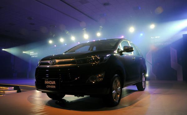 Toyota launches petrol Innova Crysta to overcome diesel ban Toyota launches petrol Innova Crysta to overcome diesel ban