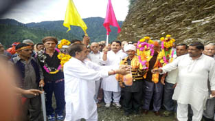 MLA Ramnagar RS Pathania and MLA Chenani Dina Nath Bhagat jointly flagging off Kailash Kund Yatra from Dudu. MLA Ramnagar RS Pathania and MLA Chenani Dina Nath Bhagat jointly flagging off Kailash Kund Yatra from Dudu.