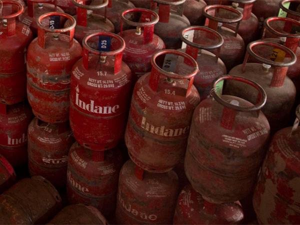 Subsidised LPG rate hiked by Rs 2 per cylinder Subsidised LPG rate hikedSubsidised LPG rate hiked by Rs 2 per cylinder by Rs 2 per cylinder