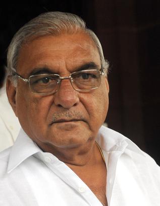 CBI searches residence of Hooda, senior bureaucrats CBI searches residence of Hooda, senior bureaucrats