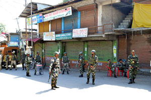Strict curfew in Pulwama town on Friday. -Excelsior/ Younis Khaliq Strict curfew in Pulwama town on Friday. -Excelsior/ Younis Khaliq
