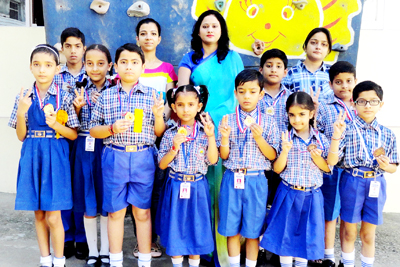 Winners posing for group photograph. Winners posing for group photograph.