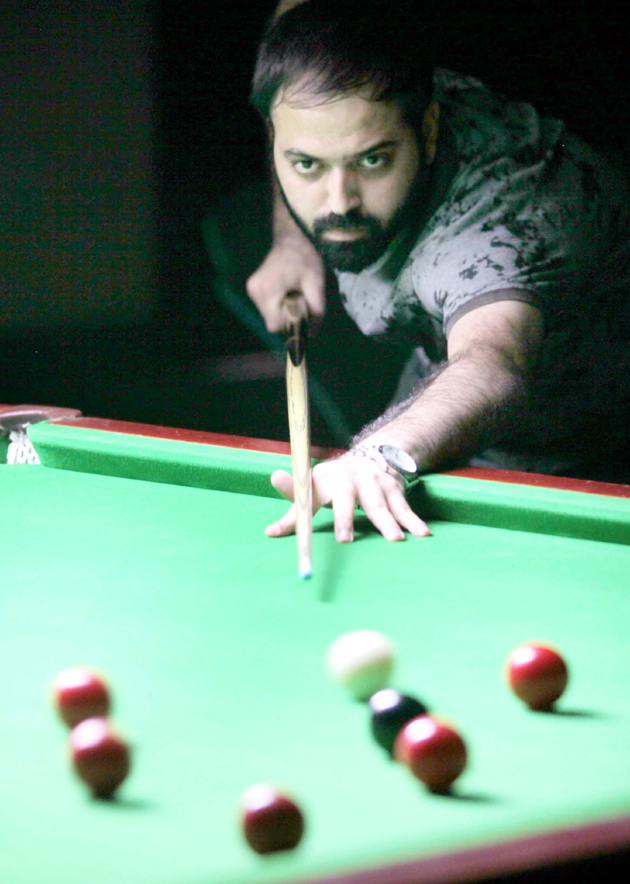 Vidit aiming at target during the final match of Sr Snooker C’ship. -Excelsior/Rakesh Vidit aiming at target during the final match of Sr Snooker C’ship. -Excelsior/Rakesh