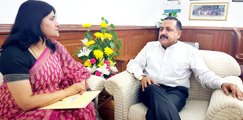 Union Minister Dr Jitendra Singh discussing Union Minister Dr Jitendra Singh discussing