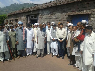 Senior BJP leader Vibodh Gupta and Choudhary Talib Hussain during their visit to a border village. Senior BJP leader Vibodh Gupta and Choudhary Talib Hussain during their visit to a border village.