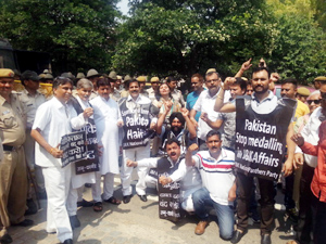 NPP leaders and workers staging protest outside Pak High Commission in Delhi on Friday. NPP leaders and workers staging protest outside Pak High Commission in Delhi on Friday.