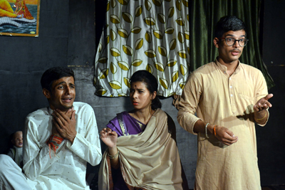 A scene from Hindi play ‘ Baasi Bhat Main Khuda Ka Sanjhha’. A scene from Hindi play ‘ Baasi Bhat Main Khuda Ka Sanjhha’.