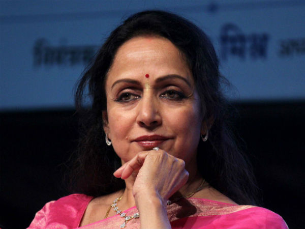 I do not support Pak artistes working here: Hema Malini I do not support Pak artistes working here: Hema Malini
