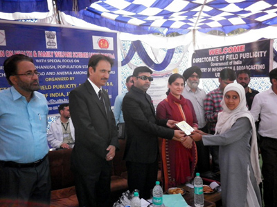 MLA Ramban presenting certificate of participation to a student during valedictory function of Health & Family Welfare Campaign at Batote on Friday. MLA Ramban presenting certificate of participation to a student during valedictory function of Health & Family Welfare Campaign at Batote on Friday.