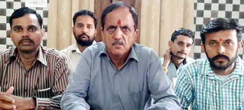 President of National Mazdoor Conference Subash Shastri interacting with media persons. President of National Mazdoor Conference Subash Shastri interacting with media persons.