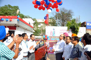 Chief Regional Manager of HPCL, J&K Retail Region, Krishan Lal inaugurating HPCL’s ‘Dhoom Dhamaka’ campaign at M/s Tawi Service Station, Channi Bye Pass, Jammu Chief Regional Manager of HPCL, J&K Retail Region, Krishan Lal inaugurating HPCL’s ‘Dhoom Dhamaka’ campaign at M/s Tawi Service Station, Channi Bye Pass, Jammu