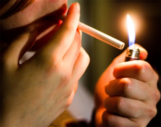 8 times risk of major heart attack in under-50 smokers: study 8 times risk of major heart attack in under-50 smokers: study