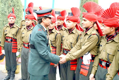 Lt Gen Rakesh Sharma interacting with young soldiers during Passing Out Parade at Rangreth on Saturday. -Excelsior/Shakeel Lt Gen Rakesh Sharma interacting with young soldiers during Passing Out Parade at Rangreth on Saturday. -Excelsior/Shakeel