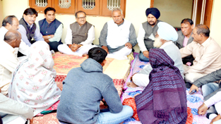 Deputy Chief Minister, Dr Nirmal Singh alongwith PHE Minister, Sham Chaudhary interacting with border firing hit families at R S Pura. Deputy Chief Minister, Dr Nirmal Singh alongwith PHE Minister, Sham Chaudhary interacting with border firing hit families at R S Pura.