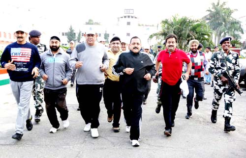 Union Minister, Dr Jitendra Singh leading ‘Run for Unity’ at Jammu on Monday. -Excelsior/Rakesh Union Minister, Dr Jitendra Singh leading ‘Run for Unity’ at Jammu on Monday. -Excelsior/Rakesh
