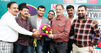 WMBA members presenting bouquet to J&K Legislative Assembly Speaker Kavinder Gupta on inaugural ceremony of Winter Shopping Fiesta at Wave Mall, Narwal in Jammu. —Excelsior/Rakesh WMBA members presenting bouquet to J&K Legislative Assembly Speaker Kavinder Gupta on inaugural ceremony of Winter Shopping Fiesta at Wave Mall, Narwal in Jammu. —Excelsior/Rakesh