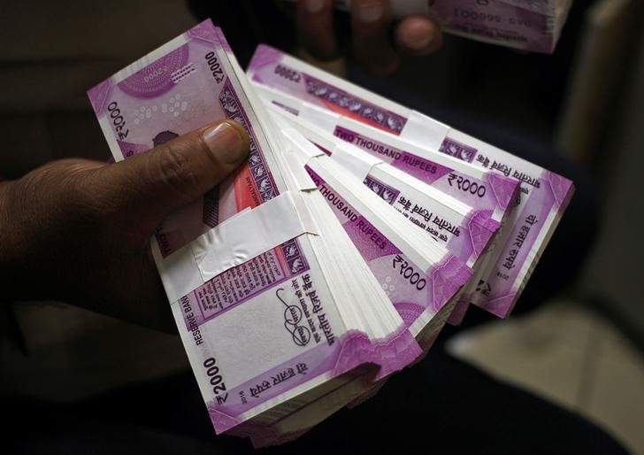 I-T dept seizes Rs 9 lakh cash in new currency in Punjab I-T dept seizes Rs 9 lakh cash in new currency in Punjab